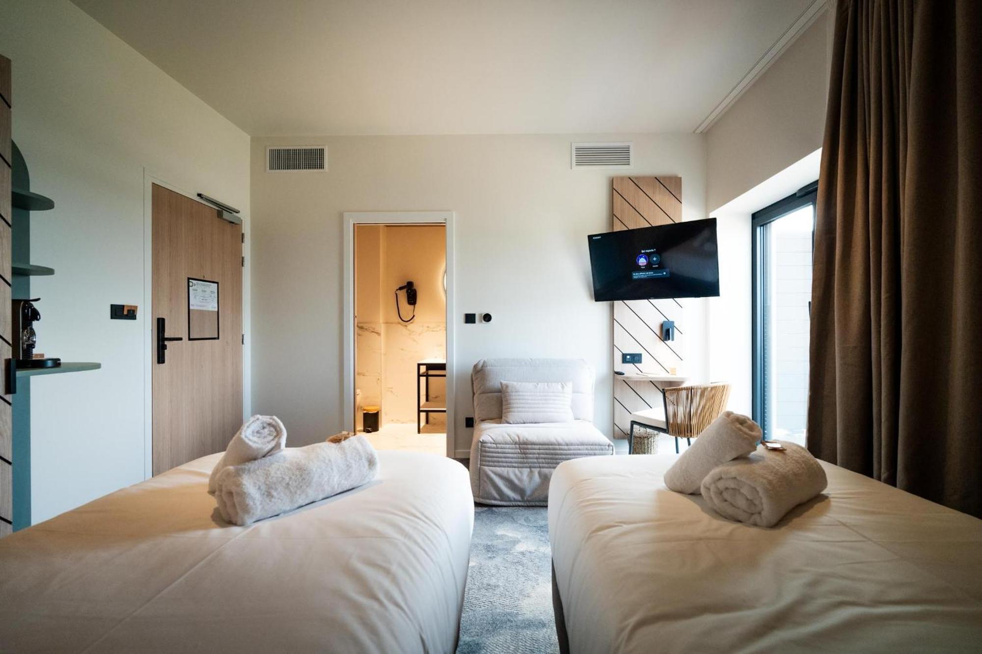 Bo Hotels Ambronay Стая снимка