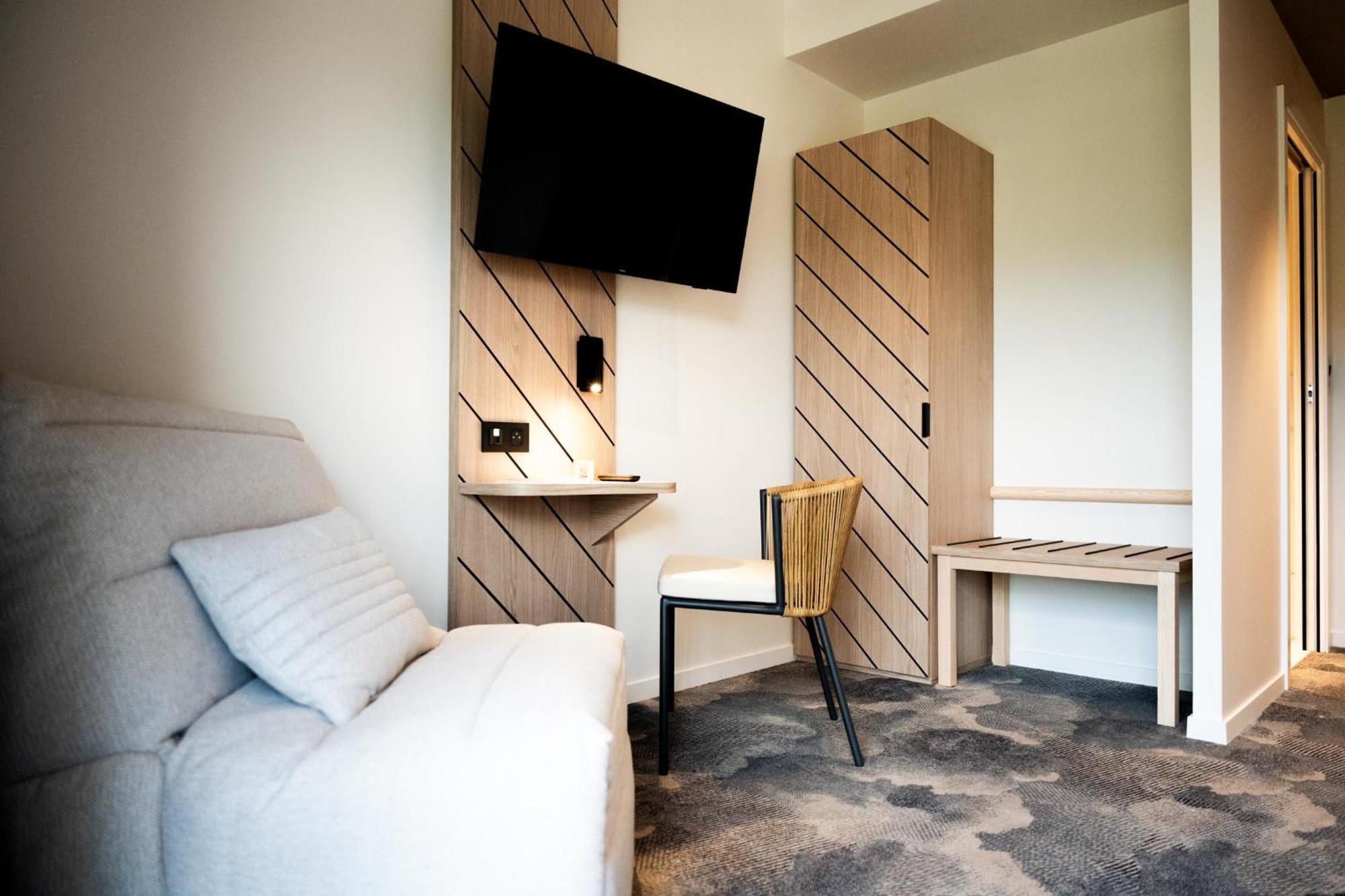 Bo Hotels Ambronay Екстериор снимка