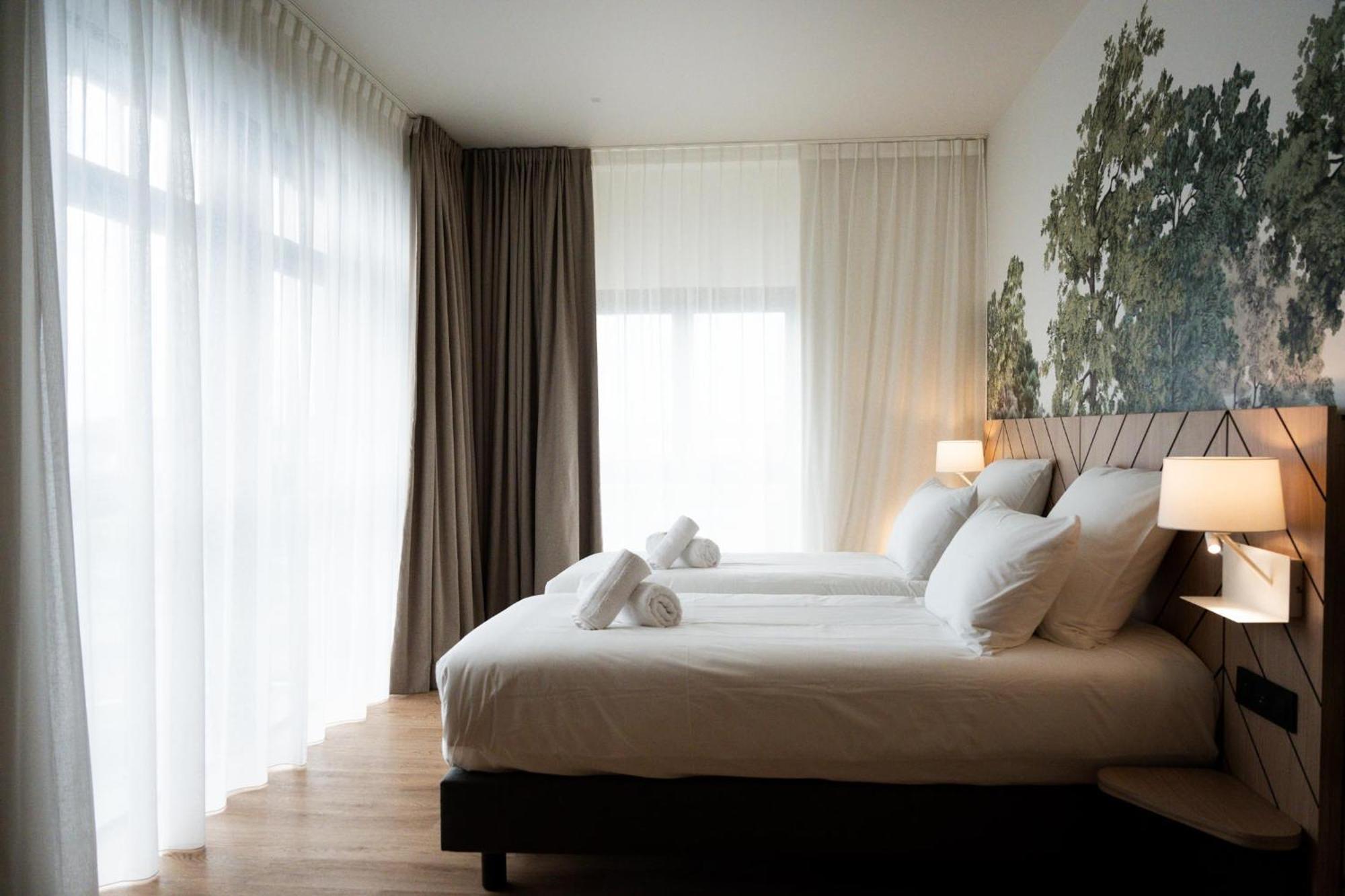 Bo Hotels Ambronay Екстериор снимка