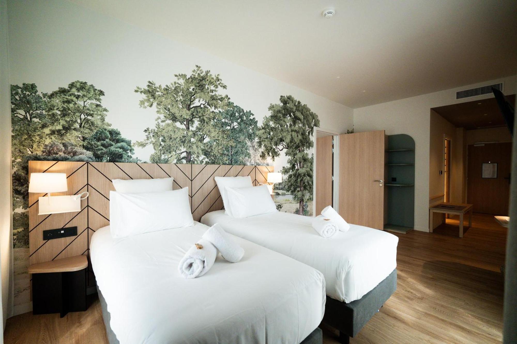 Bo Hotels Ambronay Екстериор снимка
