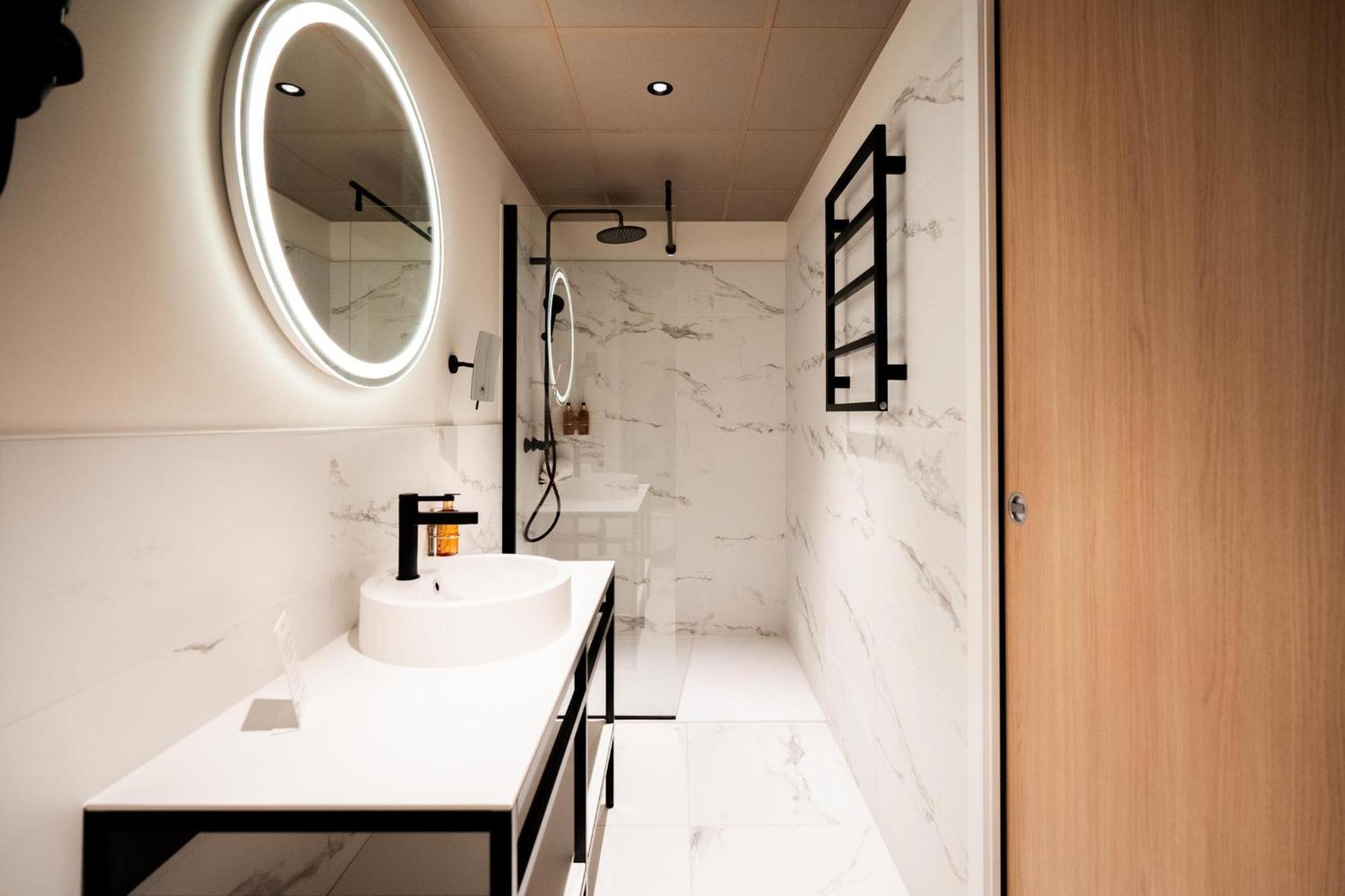Bo Hotels Ambronay Екстериор снимка